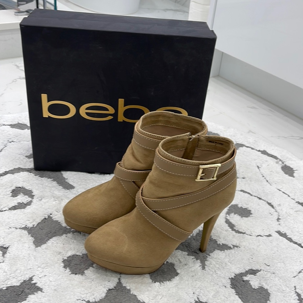 Bebe booties